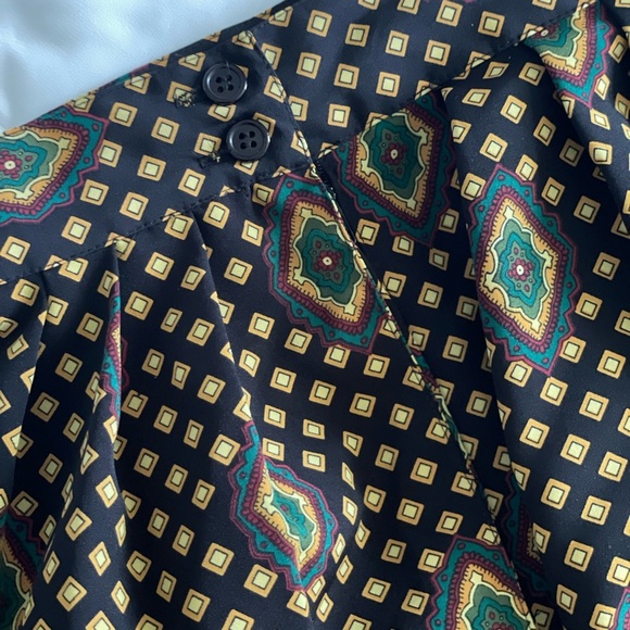 Vintage Elegant Black and Gold Patterned Skirt - Picture 2 of 5